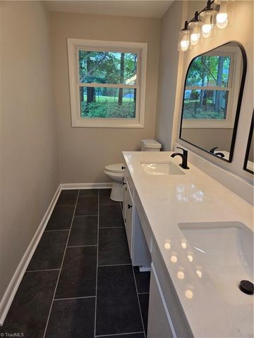 701 Willowmoore Avenue, Thomasville, NC 27360