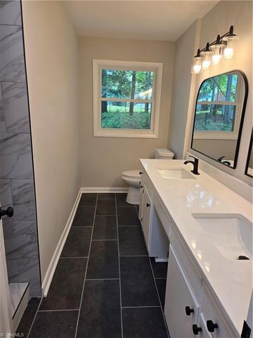 701 Willowmoore Avenue, Thomasville, NC 27360