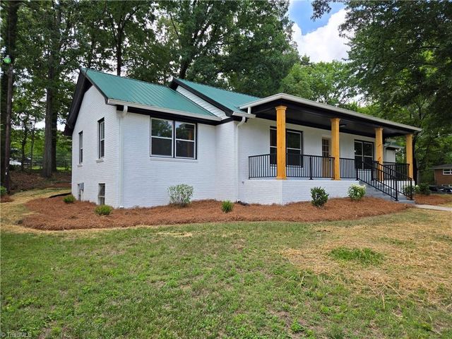 701 Willowmoore Avenue, Thomasville, NC 27360