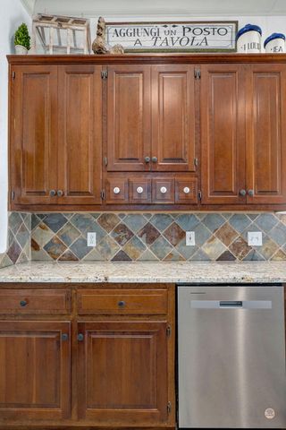 922 N Ridgemont Road, Republic, MO 65738