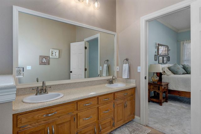 922 N Ridgemont Road, Republic, MO 65738