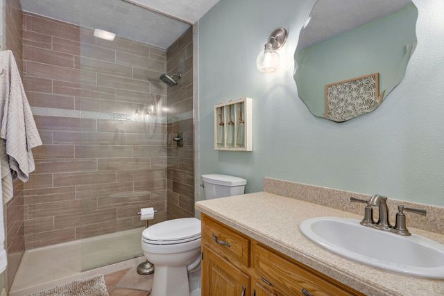 922 N Ridgemont Road, Republic, MO 65738