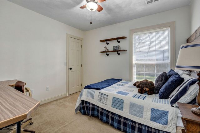 922 N Ridgemont Road, Republic, MO 65738