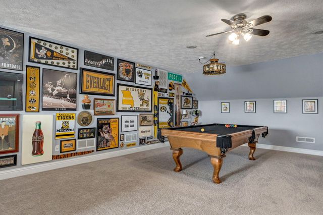 922 N Ridgemont Road, Republic, MO 65738