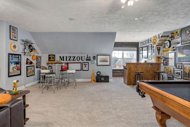 922 N Ridgemont Road, Republic, MO 65738