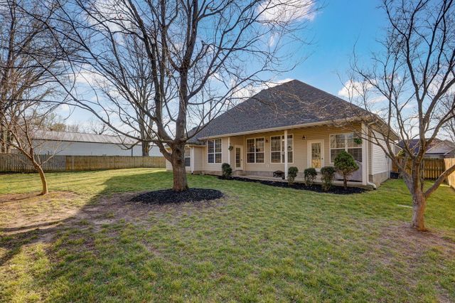 922 N Ridgemont Road, Republic, MO 65738
