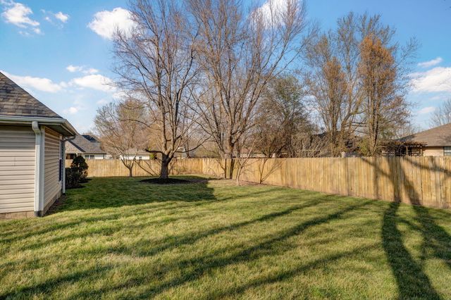 922 N Ridgemont Road, Republic, MO 65738