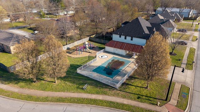922 N Ridgemont Road, Republic, MO 65738