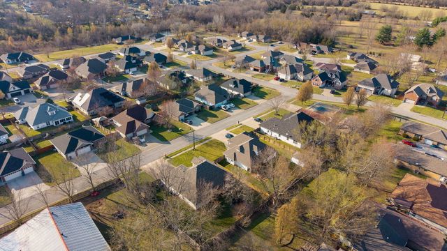 922 N Ridgemont Road, Republic, MO 65738