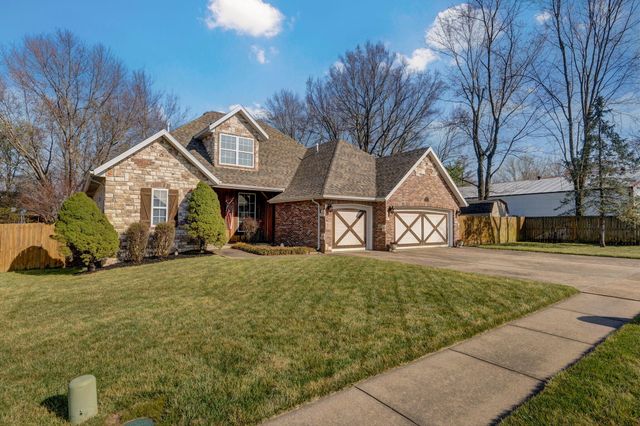 922 N Ridgemont Road, Republic, MO 65738