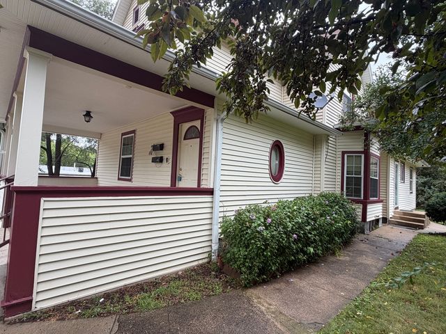 39 Leonard Street 1, Elgin, IL 60123