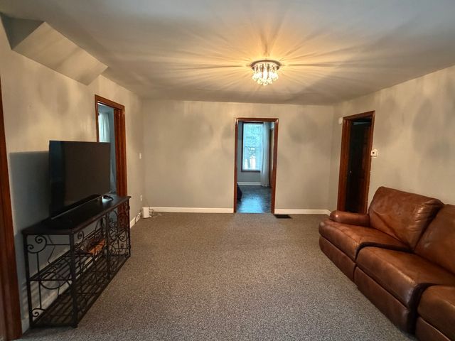 39 Leonard Street 1, Elgin, IL 60123