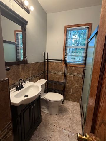 39 Leonard Street 1, Elgin, IL 60123