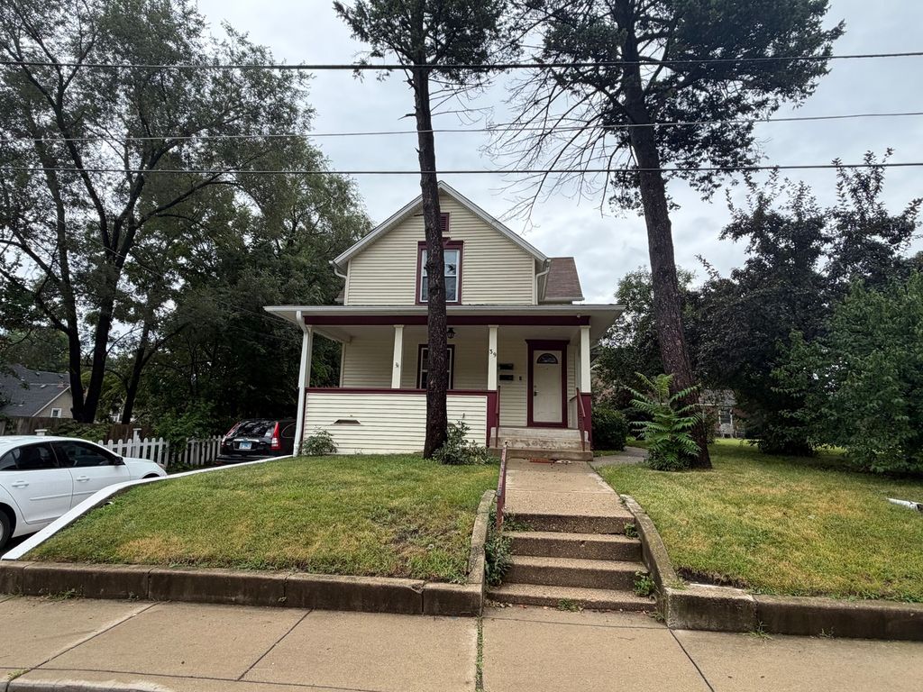 39 Leonard Street 1, Elgin, IL 60123
