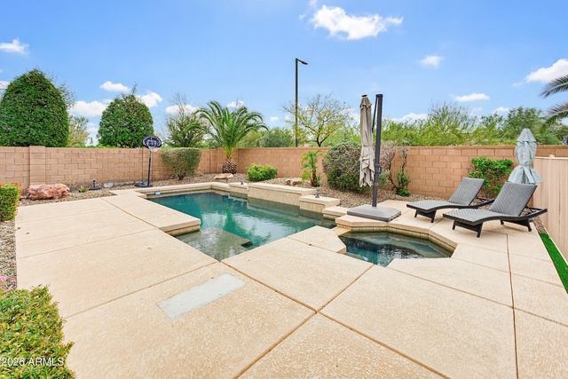 1735 W ALOE VERA Drive, Phoenix, AZ 85085