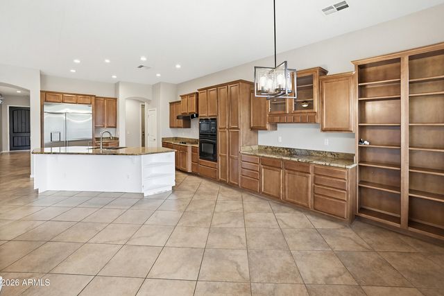 1735 W ALOE VERA Drive, Phoenix, AZ 85085