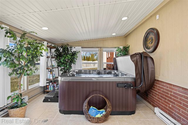 38233 Little Mack Avenue, Clinton Charter Township, MI 48036