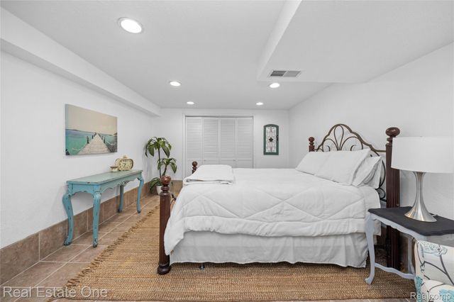 38233 Little Mack Avenue, Clinton Charter Township, MI 48036