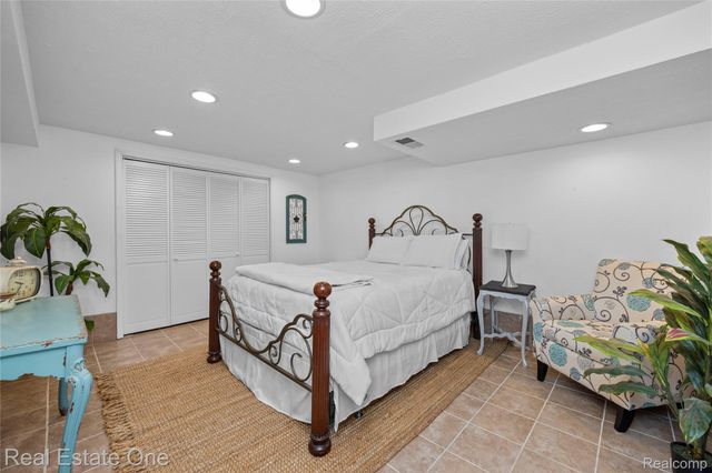 38233 Little Mack Avenue, Clinton Charter Township, MI 48036