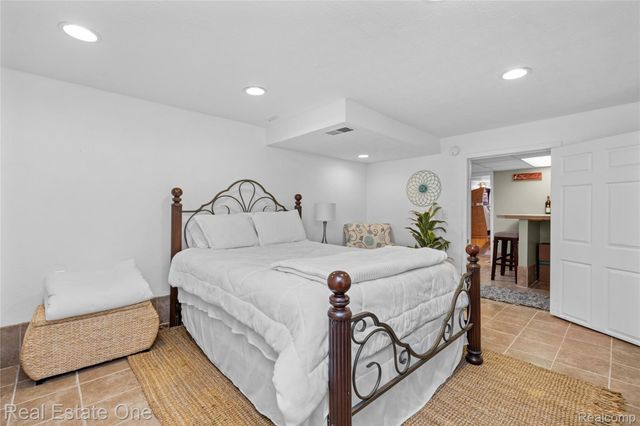 38233 Little Mack Avenue, Clinton Charter Township, MI 48036