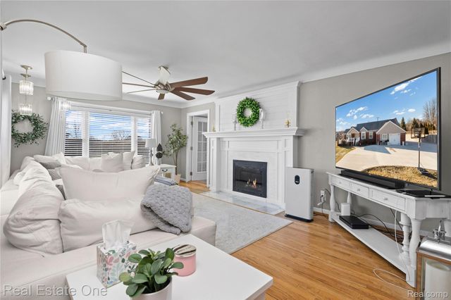 38233 Little Mack Avenue, Clinton Charter Township, MI 48036