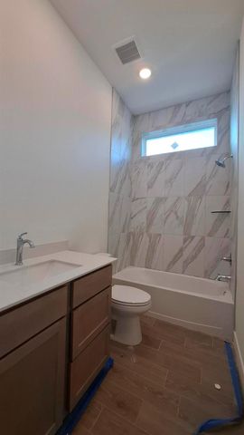 12326 Mead Grove Drive, Texas City, TX 77590