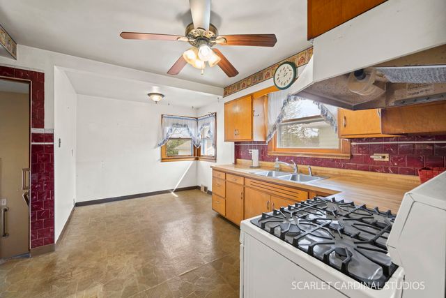 115 S Michigan Avenue, Villa Park, IL 60181