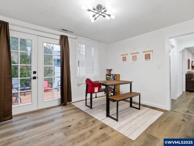 1589 SW Ellis St, Dallas, OR 97338