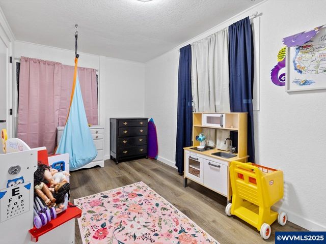 1589 SW Ellis St, Dallas, OR 97338