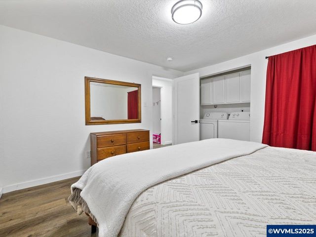 1589 SW Ellis St, Dallas, OR 97338