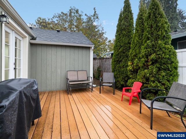 1589 SW Ellis St, Dallas, OR 97338