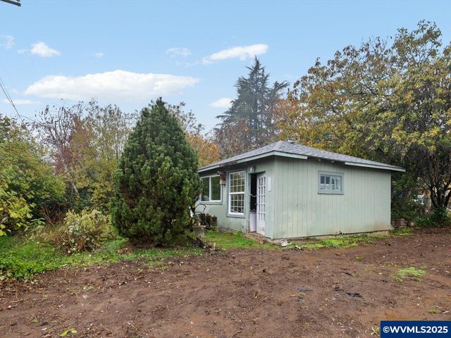 1589 SW Ellis St, Dallas, OR 97338