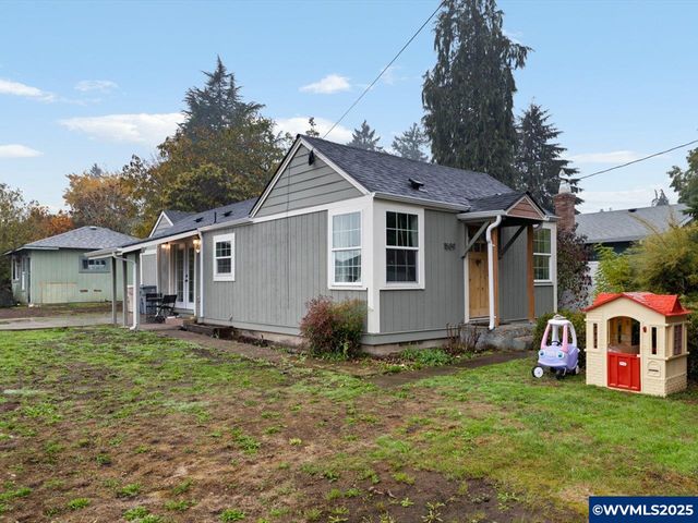 1589 SW Ellis St, Dallas, OR 97338