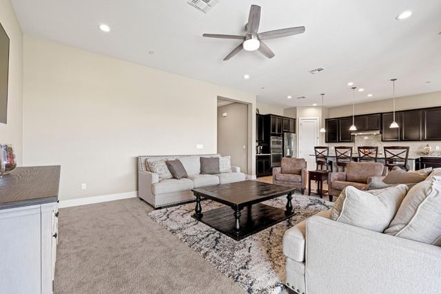 526 Lentini Way, Sacramento, CA 95834