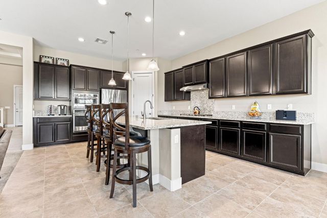 526 Lentini Way, Sacramento, CA 95834