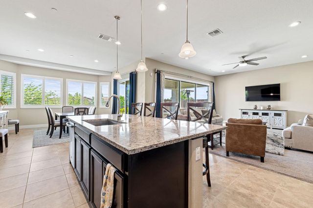 526 Lentini Way, Sacramento, CA 95834