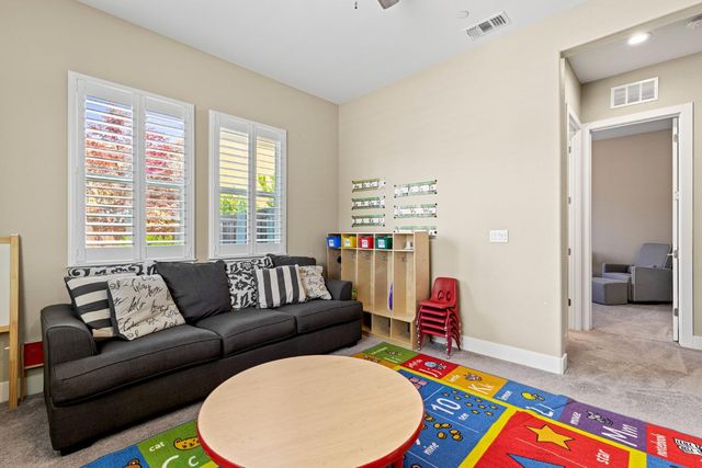526 Lentini Way, Sacramento, CA 95834