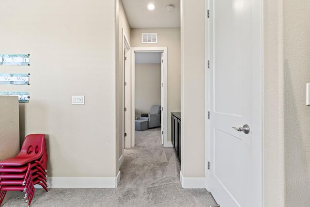 526 Lentini Way, Sacramento, CA 95834
