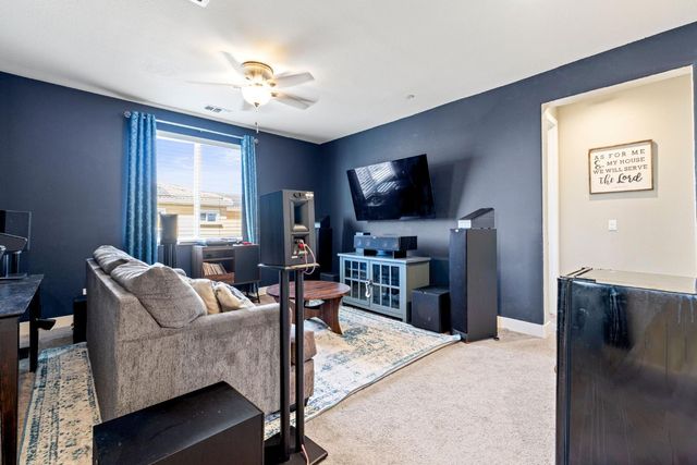 526 Lentini Way, Sacramento, CA 95834