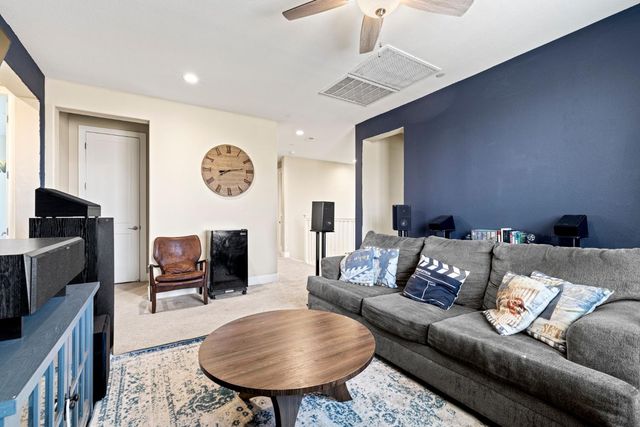 526 Lentini Way, Sacramento, CA 95834