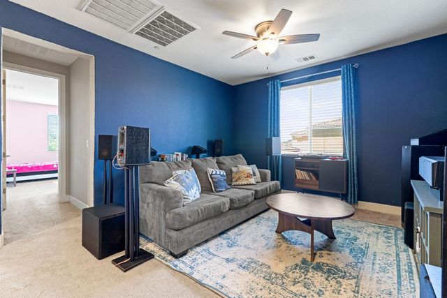 526 Lentini Way, Sacramento, CA 95834