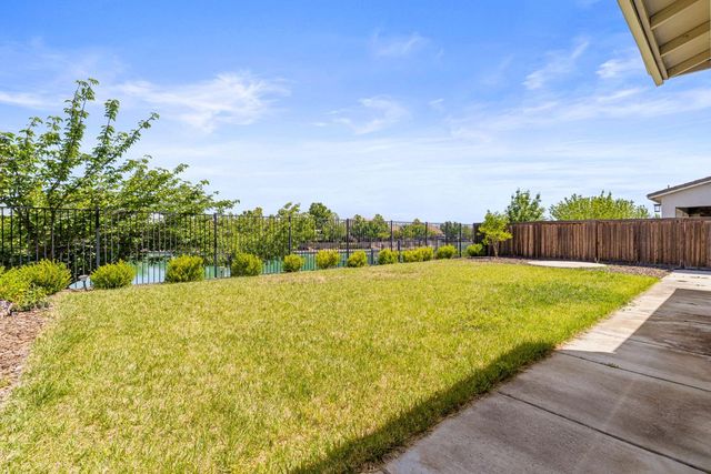 526 Lentini Way, Sacramento, CA 95834