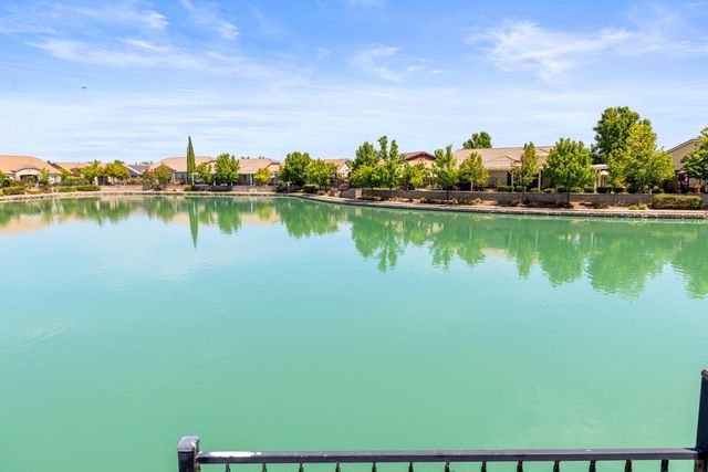 526 Lentini Way, Sacramento, CA 95834