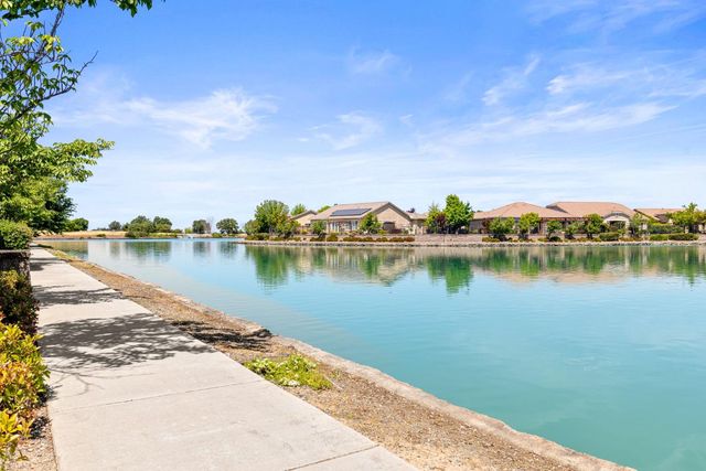 526 Lentini Way, Sacramento, CA 95834