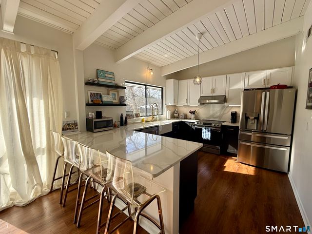 85 Ledgebrook Drive 85, Norwalk, CT 06854