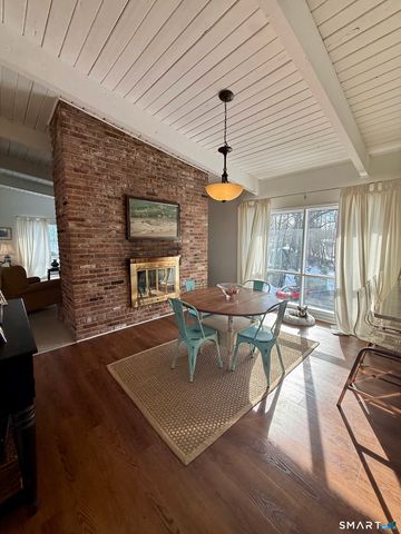 85 Ledgebrook Drive 85, Norwalk, CT 06854