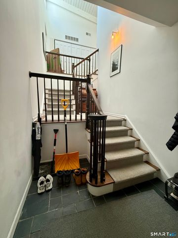 85 Ledgebrook Drive 85, Norwalk, CT 06854