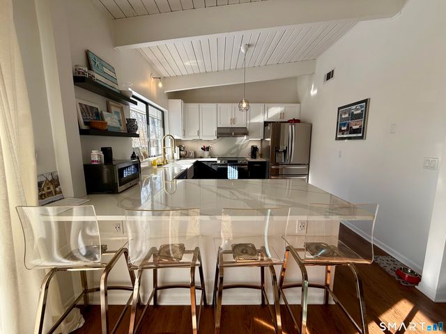 85 Ledgebrook Drive 85, Norwalk, CT 06854