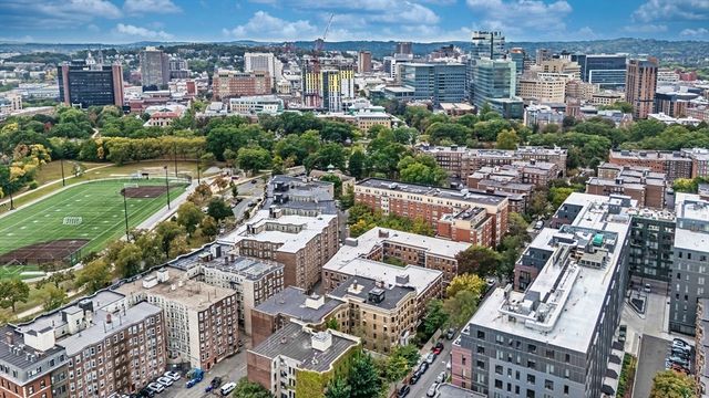 62 Queensberry St 204, Boston, MA 02215