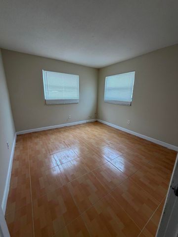 3660 SW 60th Avenue 2, Davie, FL 33314
